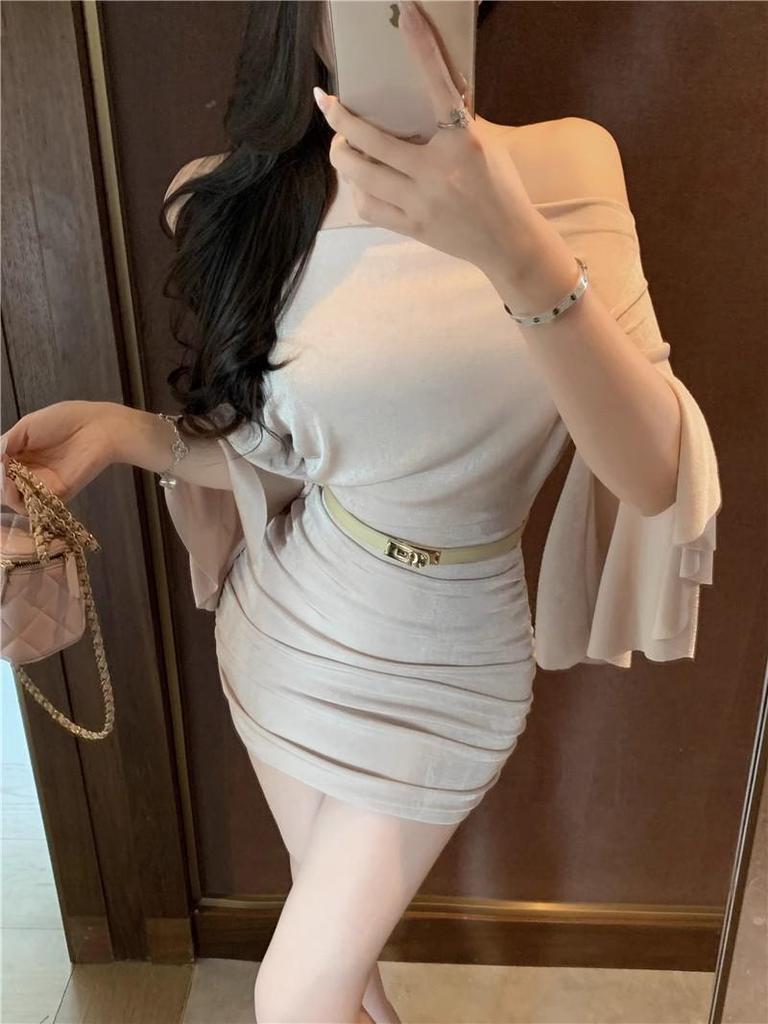 Herbst Schlankmachendes Off-Shoulder Langarm Mini Kleid – Damen Plissiert, Rückenfrei, Taillenbetont