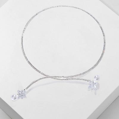 Retro-Halskette mit offenem Design für Damen, glänzende Strasssteine, eingelegte Zirkonia, Blumenform, Kunstperlen, Halskette mit Endöffnung