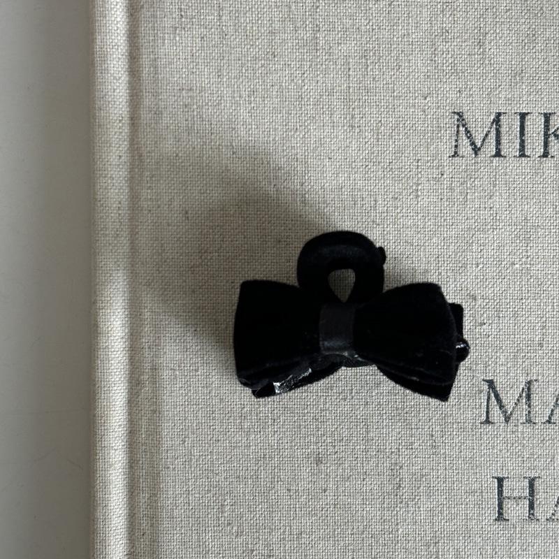 Retro Velvet Bow Mini Claw Clip - Red Hair Accessory for Holidays