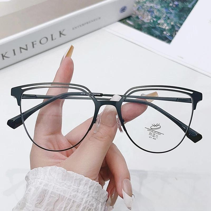 Latest Cat Eye Metal Framed Anti-blue Light Eyeglasses for Women's Simple Fashion Commuting Flat Mirror PC Goggles Whosale
