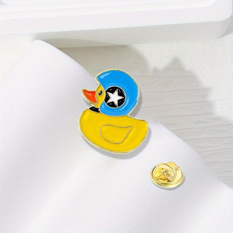 Small yellow duck brooch cute Japanese badge cartoon anti-slip button personality bag pendant Creative student decorations