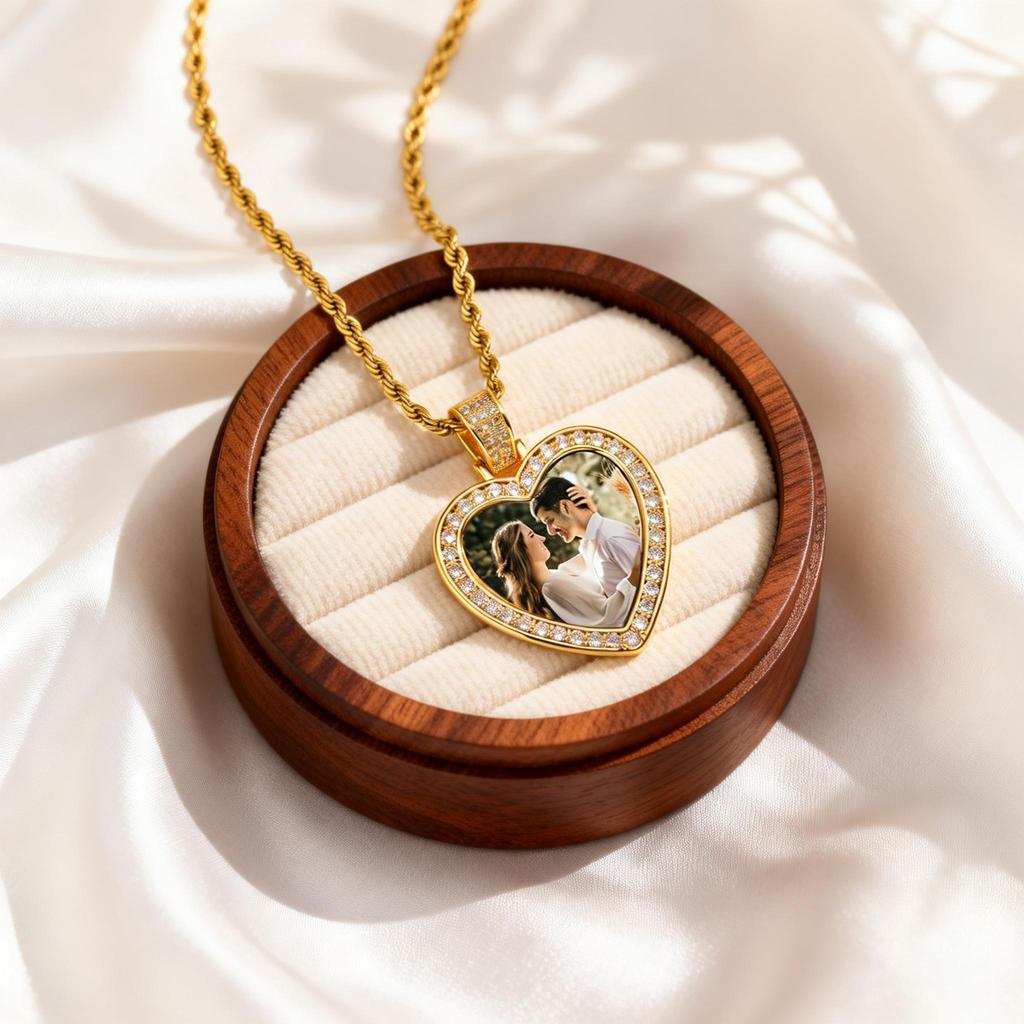Luxurious Zircon Heart-Shaped Pendant Necklace Customised With Photos Of Your Family And Friends Women's Custom Photos Jewelery