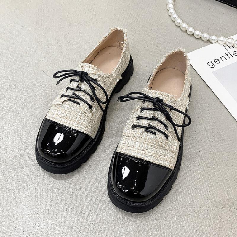 

Новые клетчатые кожаные туфли для девочек, резиновая мягкая подошва, низкий верх, лакированная поверхность, обувь на четыре сезона, обувь для девочек, весна и осень, европейский и американский сингл 39 (inner length 24.5cm)