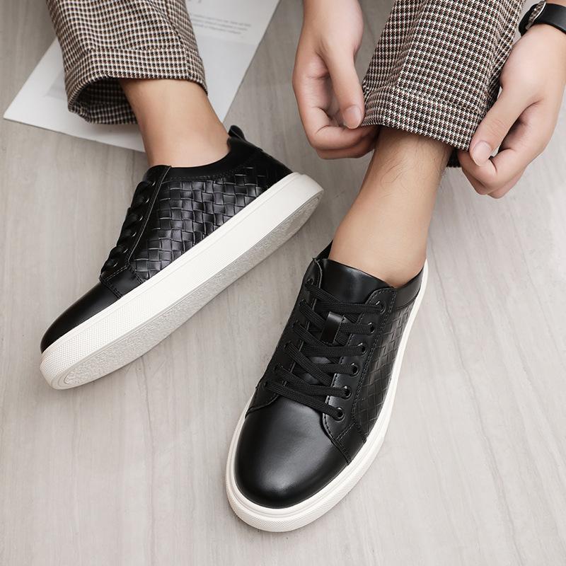 New lace-up men's board shoes Korean version of fashion solid color versatile soft sole casual shoes men 2025 wish
