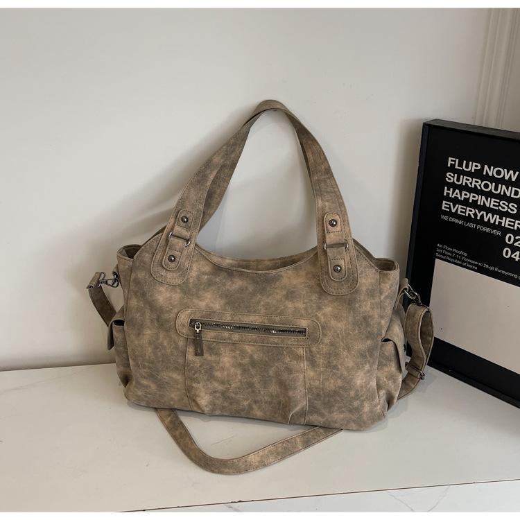 Large Capacity Portable Travel Tote Bag 2025 New Soft Surface Casual European and American Retro Shoulder Messenger Bag Tide