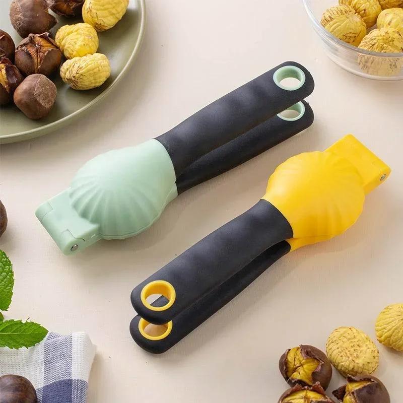 Machine à Châtaignes 2 en 1 Outil Ouvre-Châtaignes à Clip Rapide Pince à Noix Éplucheur de Châtaignes Casse-Noix Éplucheur Accessoires de Cuisine