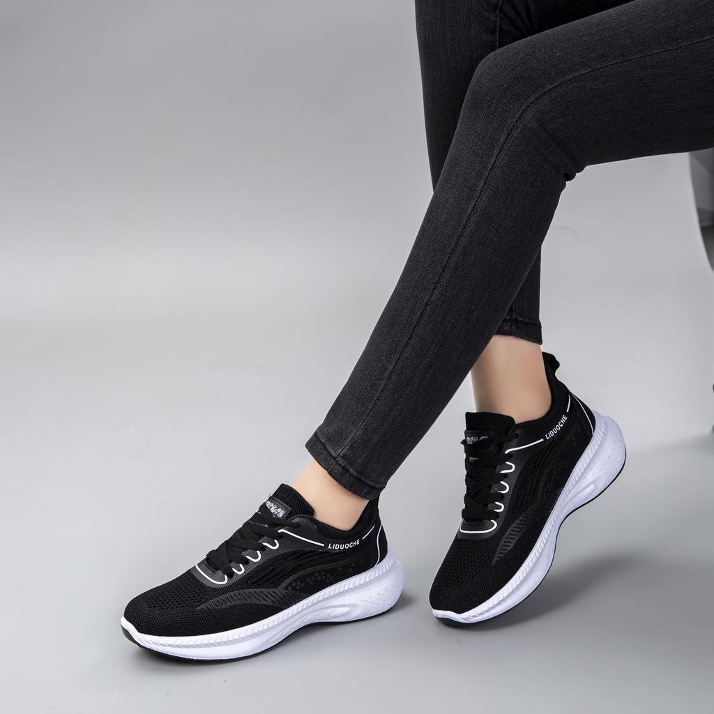 Women's Fashionable White Casual Sports Shoes (2026)