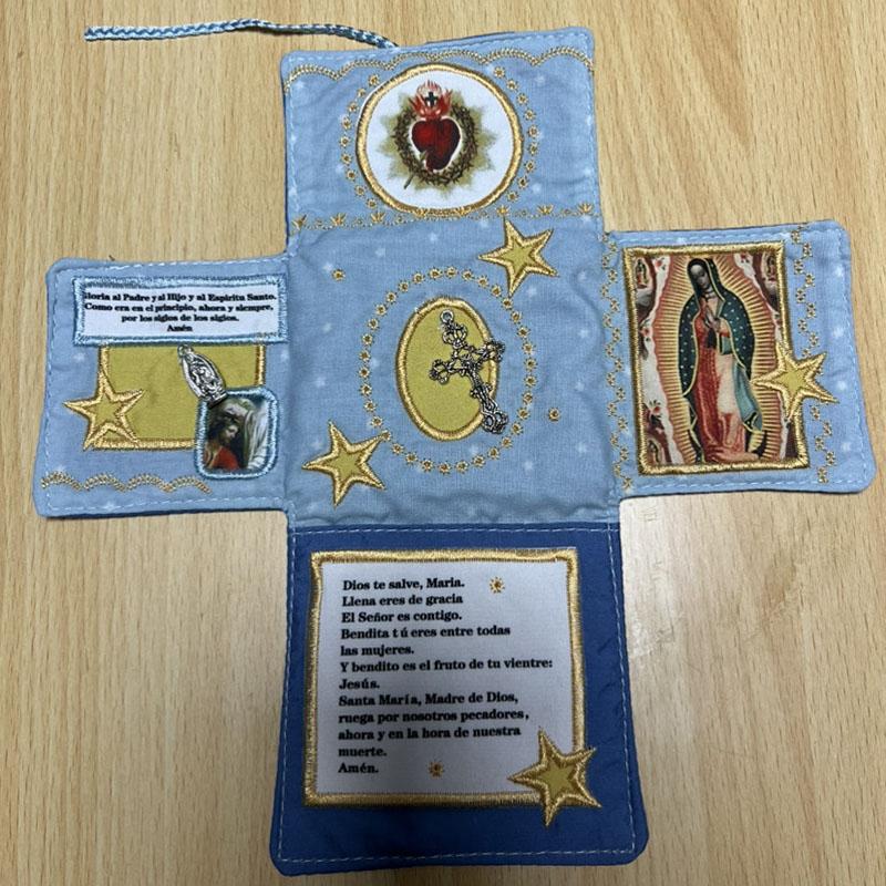 Santuario Tascabile Artigianale Con Croce Inclusa All'interno Sacca in Tessuto Croce della Fede Tasca da Cucito Set da Viaggio Con Immagini di Santi Preghiere
