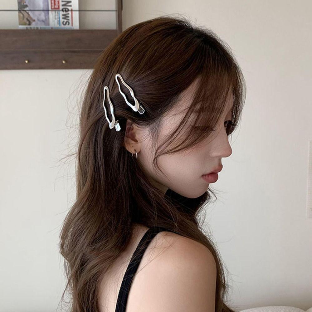 

Y2K Geometric Hair Clip Water Droplets Hollow Hairpin Cool Wave Metal Duckbill Clip Girl