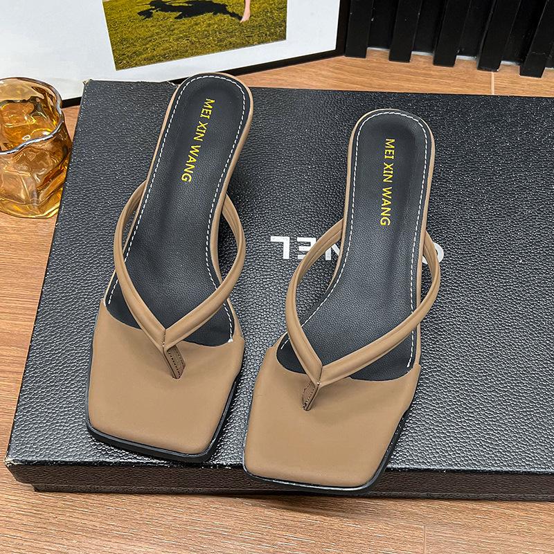 

Flip-flops toe slippers women s summer new square head cool slippers thin heels white high heels 39 коричневий