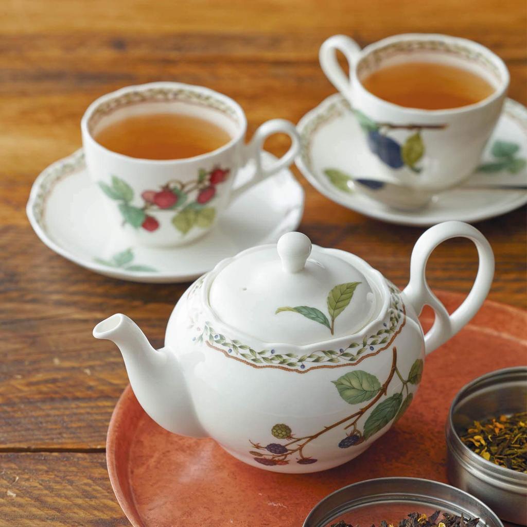 Noritake Orchard Garden Teapot (with strainer), 600cc, Microwave-Safe, Bone China, T978634911