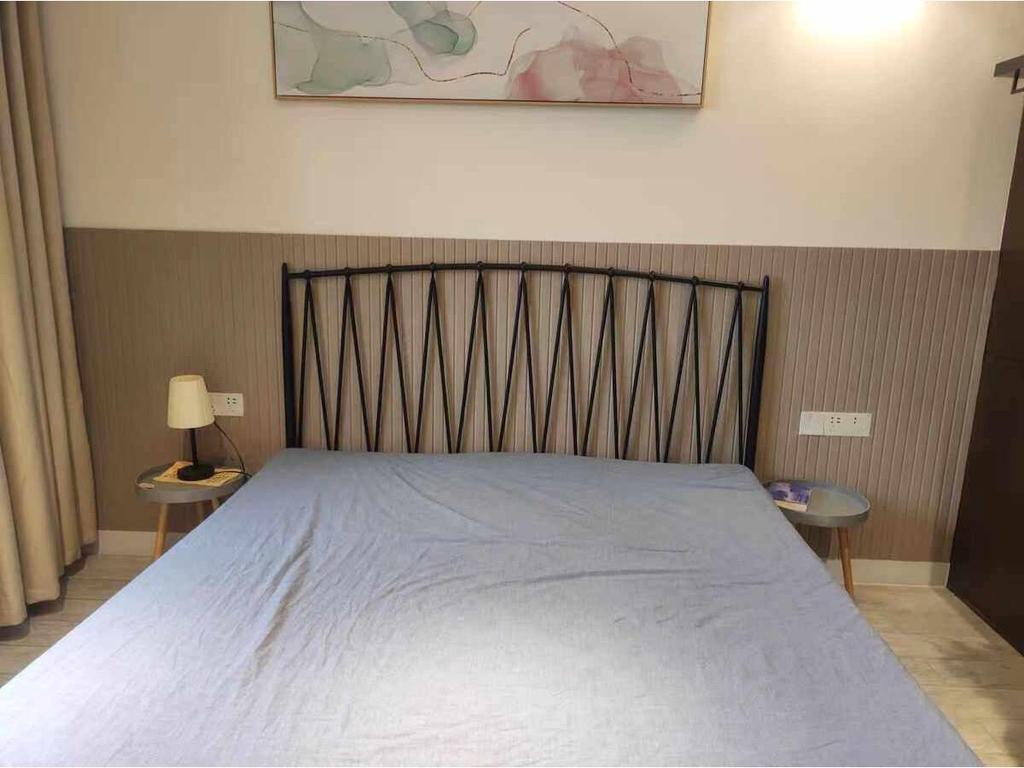 Soft Upholstered Headboard Felt Wall Sticker: Anti-collision Decorative Wall Guard for Bedroom