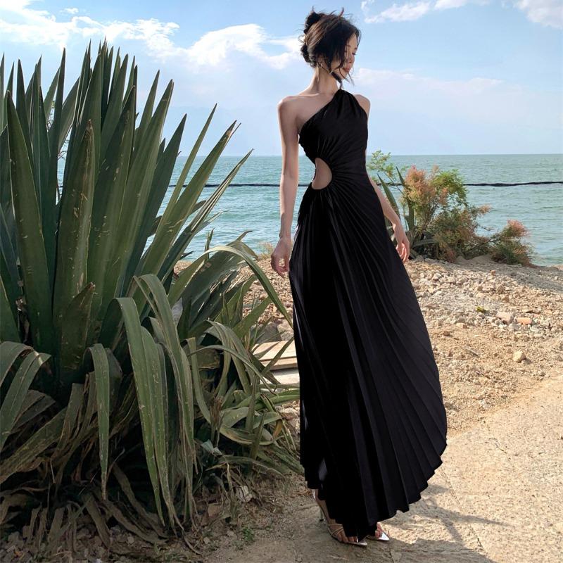French Sexy Hollow Pleated Slanted Shoulder Dress Women's Summer New Temperament Waist Dress Skirt