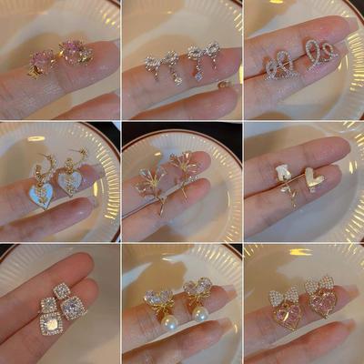 Zircon Love Flower Earrings Light Luxury Temperament Stud Earrings Retro High-end Earrings Women