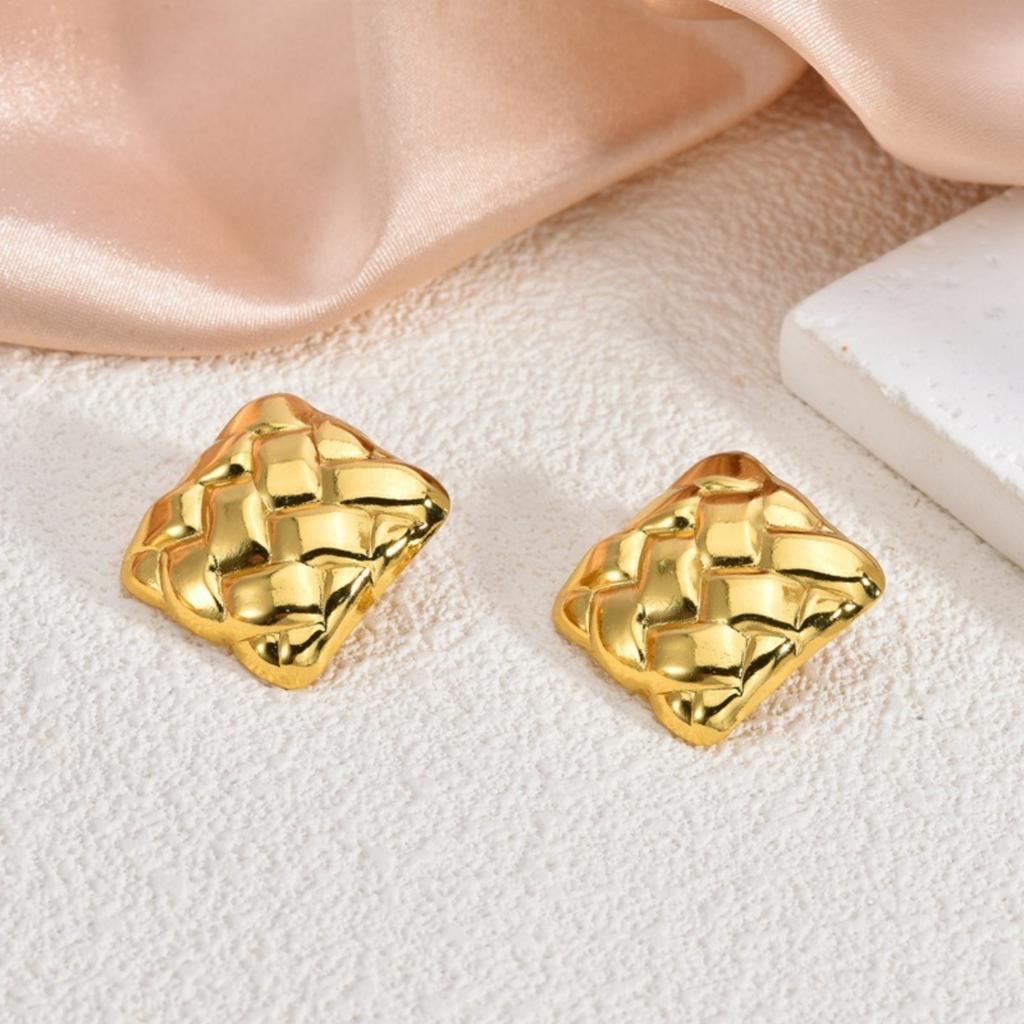 1 Pair Stylish 18K Gold Plated 304 Stainless Steel Ear Post Stud Earrings Heart Flower Butterfly Starfish For Women Gift