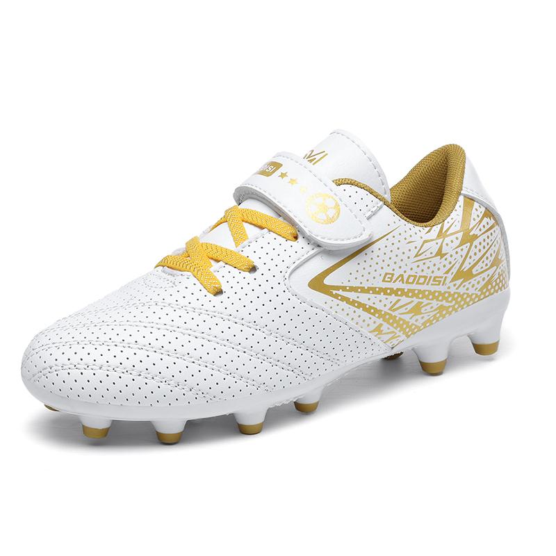 A Pair of Boys and Girls Four-season Leather Football Boots with Long Studs Wear-resistant Football Shoes Sizes 31-39