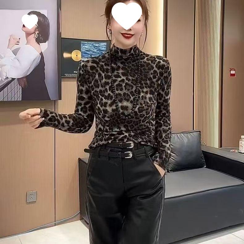 Autumn/Winter Leopard Print Tummy-Concealing Long Sleeve Top for Middle-Aged & Elderly Moms