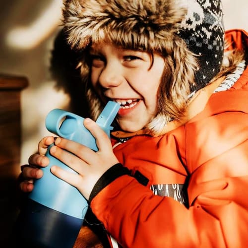 Choose from a wide range of colors! Includes two straws and one cleaning brush. Replacement straw lid for wide-mouth straws. Fits most sports water bo