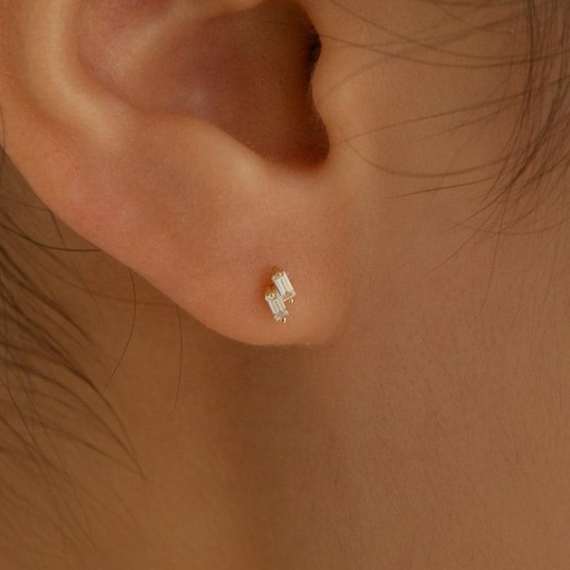 LUNNE 14k Double Baguette Mini Stone Piercing (14k Gold) #LFPI09