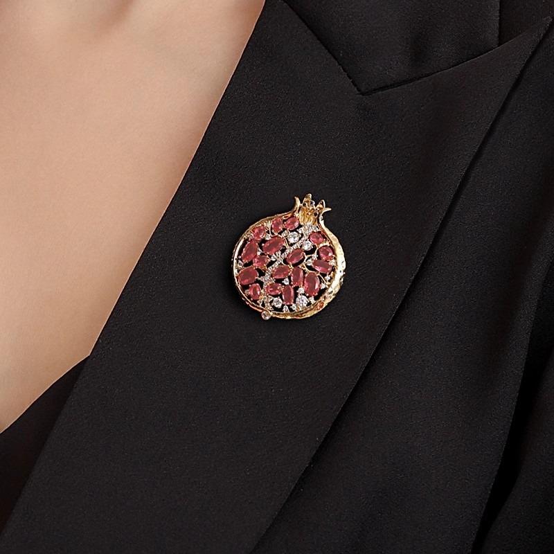 "Many Children, Many Blessings" Brooch, High-end Women's Creative Red Pomegranate Corsage, Niche Design Sense Brooch