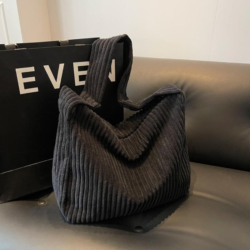 

All-matching Large-capacity Corduroy Bag Women. 2026 New Fashionable Sen Mailman Students. чорний