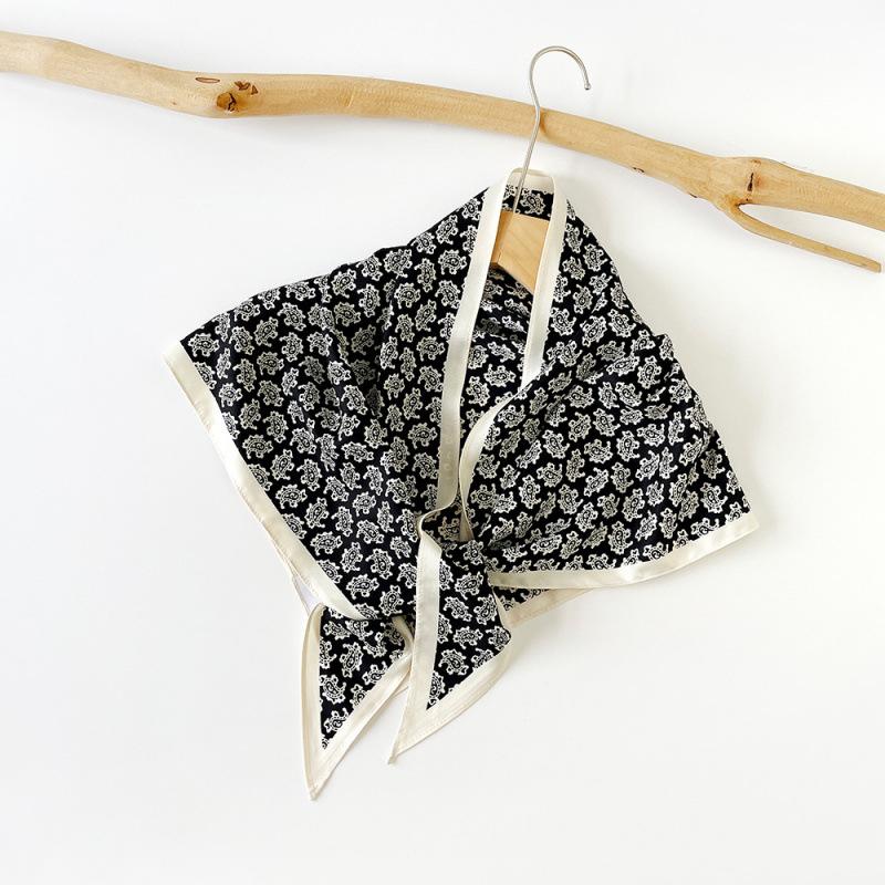 Niche Irregular Scarf Shawl Spring and Summer Twill Triangle Scarf Versatile Scarf Professional Leopard Scarf Decoration