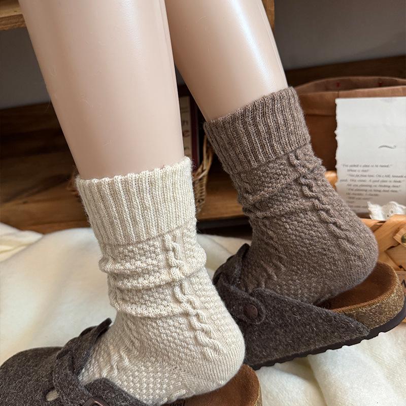 Women's Fleece-Lined Wool Socks - Warm Cable Knit Mid-Calf Slouch Socks for Autumn/Winter Postpartum or Floor Use