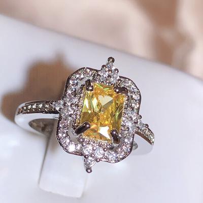 Stylový prsten se žlutým zirkonem pro ženy Čtvercové žluté šperky Elegantní párty šperky Personalizovaný prsten Svatba Svatební šperky