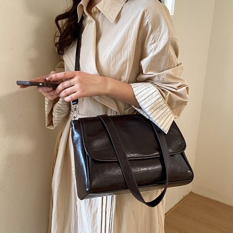 

Oil Wax Leather Flap Tote Bag Women s Shoulder Briefcase