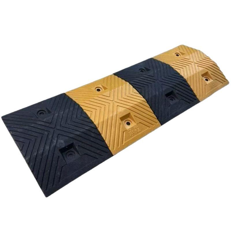High-Quality Thickened Rubber Speed Bump for Road Safety