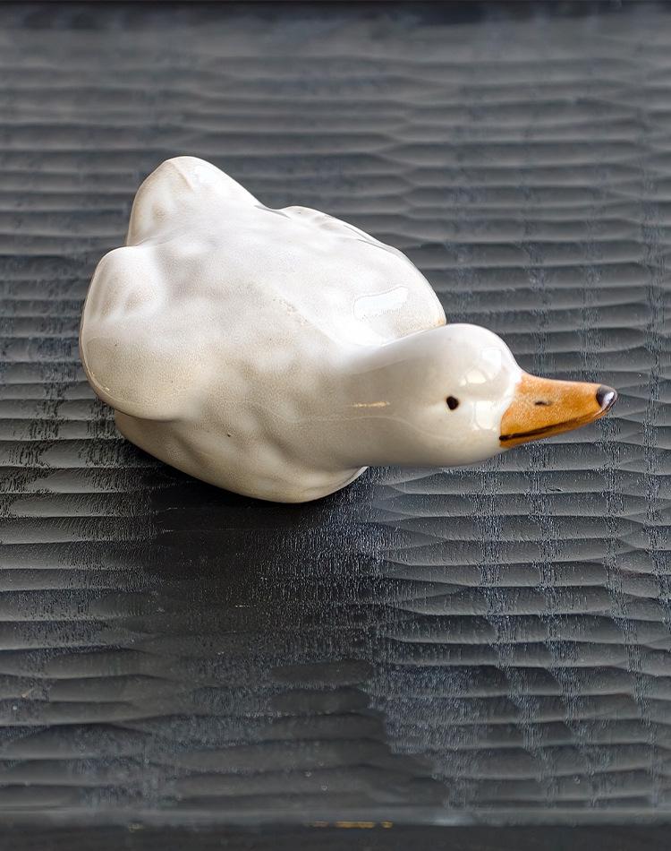 Ceramic White Goose Tea Pet - Hand-painted, Cute Home Decor Desktop Ornament