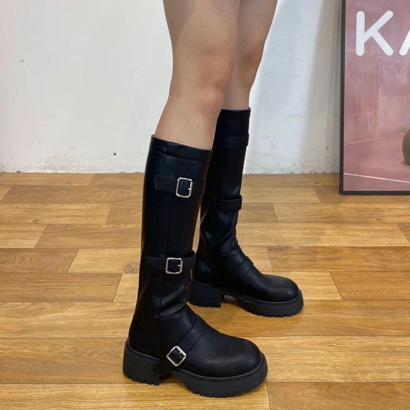 

Мода 2024 Женская обувь Сапоги до колена Женские сапоги Лаконичные Современные сапоги Женские Пряжка на ремне Круглый носок Средний каблук Платформа Обувь слипоны Женские 40 чёрный