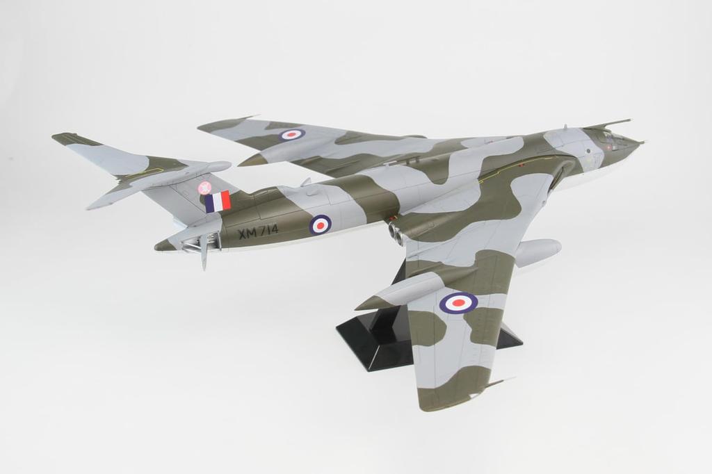Pit Road 1/144 Skywave Series British Strategic Bomber Victor B.2 Plastic Model SN18 (Airplane)