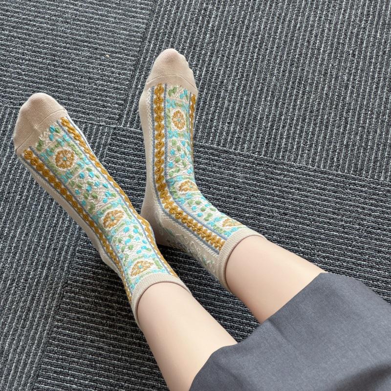 Ethnic Style Retro Women Socks Flower Embossment Harajuku Vintage Cotton Long Socks Autumn and Winter Japanese Middle Tube Socks