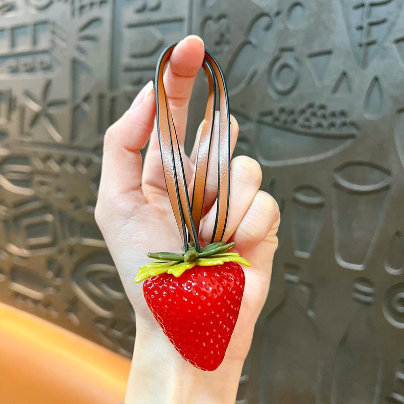 Creative Strawberry Keychain Pendant Women's Bag Ornament - Exquisite Fruit Charm Gift