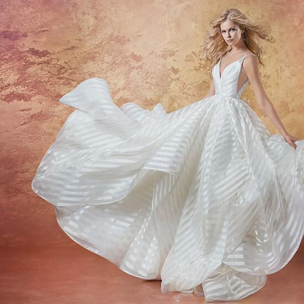 Elegant Backless Lace Mid-Waist Wedding Dress with Small Train (2025)