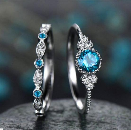 Stylish Zircon Women’s Two-Piece Ring Set with Micro-Emerald Detail