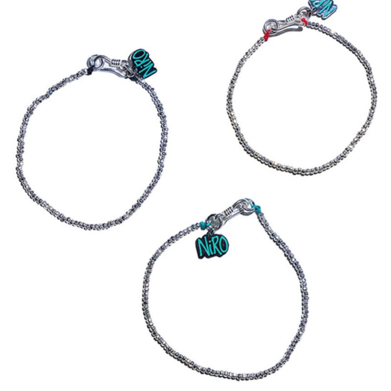 

niroserendipity CAREN SiLVER THREAD BRACELET #131 (100%) BLACK