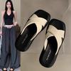 Thick-bottomed one-word slippers for women's summer wear 2025 new high-end fashion super fire beach women's beautiful cool slippers