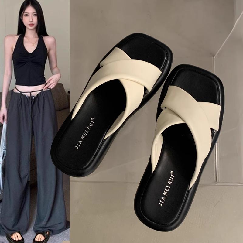Thick-bottomed One-word Slippers for Women's Summer Wear 2025 New High-end Fashion Super Fire Beach Women's Beautiful Cool Slippers
