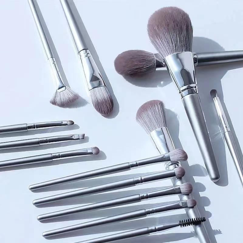 14 Piece Makeup Brush Set Includes Eyeshadow Brush Blush Brush Foundation Brush Concealer Brush Eyeshadow Makeup Brush Tools