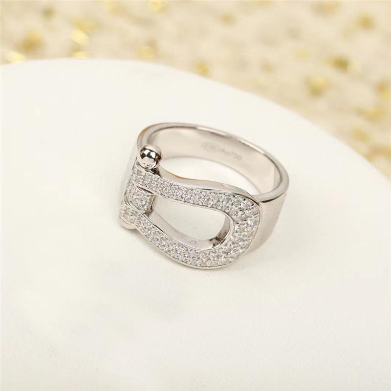 Anillo con Hebilla de Herradura Dorada V para Mujer Nicho de Gama Alta Anillo de Pareja Anillo Dedo Índice Joyería para Hombres y Mujeres