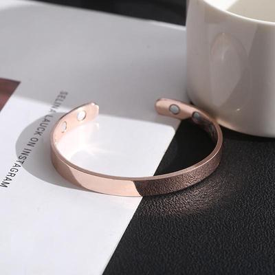 Magnetiskt Roseguld Öppet Armband för Herrar & Damer - Smycken i Europeisk & Amerikansk Stil