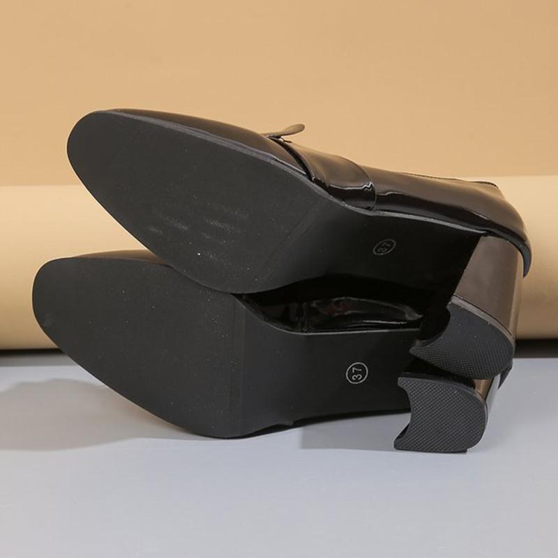 Mode Schwarz PU Leder Absatzpumps Damen 2025 Retro Metalldekoration Slipper Pumps Frau Eckige Zehenpartie Rutschfest Hohe Absätze Schuhe Damen