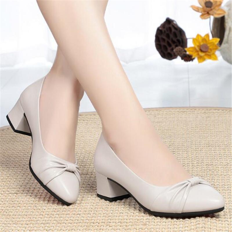 Kvinnor Stilfulla Rund Tå Äkta Läder Fyrkantig Klack Pumps Dam Casual Svart Komfort Karriär Kontor Klackskor