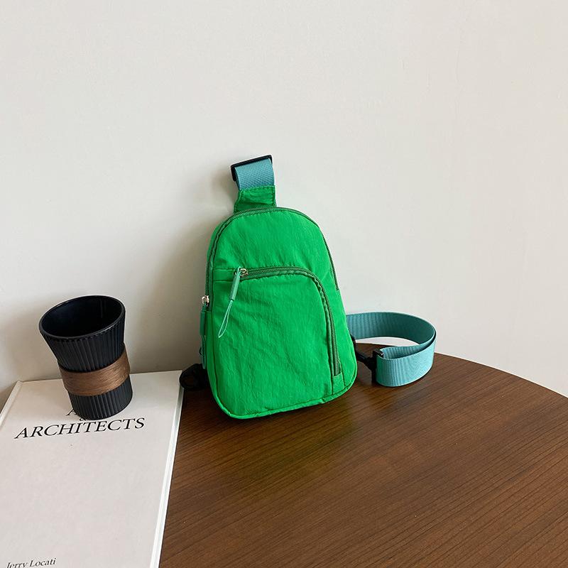 

Модная популярная сумка женская ins нагрудная сумка женская 2025 новая нишевая сумка-мессенджер сумка для мобильного телефона поясная сумка зелёный