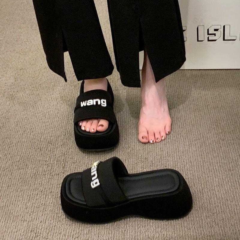 Women's Slippers 2025 New Comfortable Platform Sandals Concise Outdoor Women‘s Closed Toe Beach Muje Summer Shoes