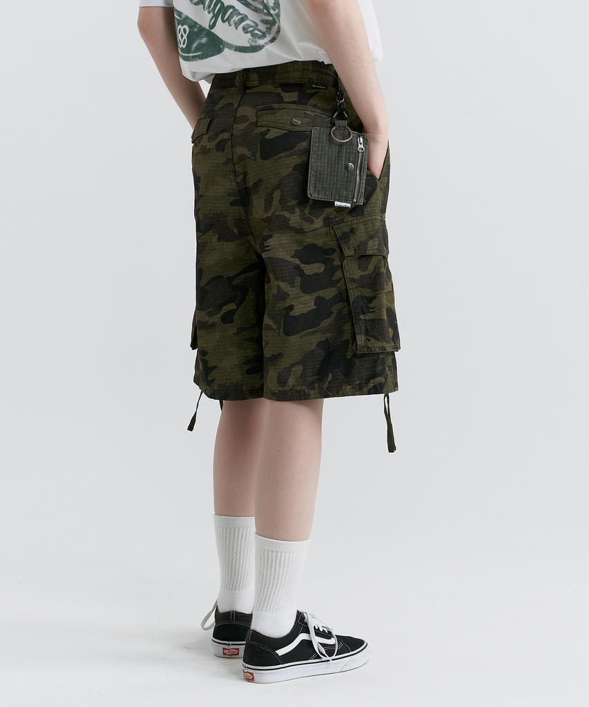 MAGOODGAN Bernard 4917 Big Pocket Cargo Camo Bermuda Shorts