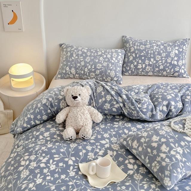 Winter-Milchsamt-bedrucktes vierteiliges Set, verdicktes und warmes Milchsamt-Set, doppelseitiges Samtbettlaken und Bettbezug