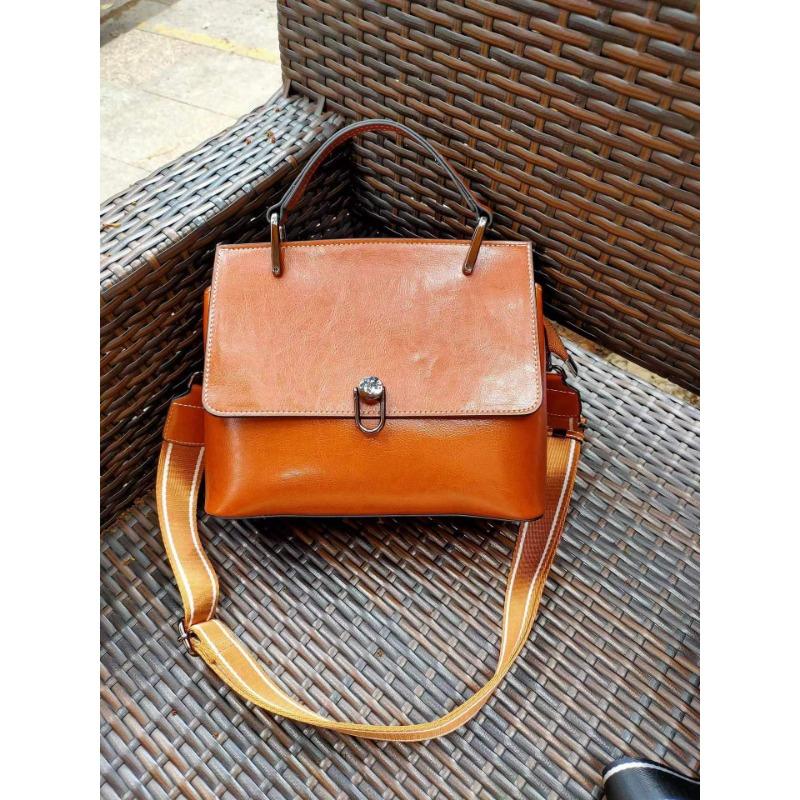 

Женская сумка из натуральной кожи, весна-лето, ручная сумка через плечо, большая вместимость, сумка с замком, модная и универсальная 26*13*21